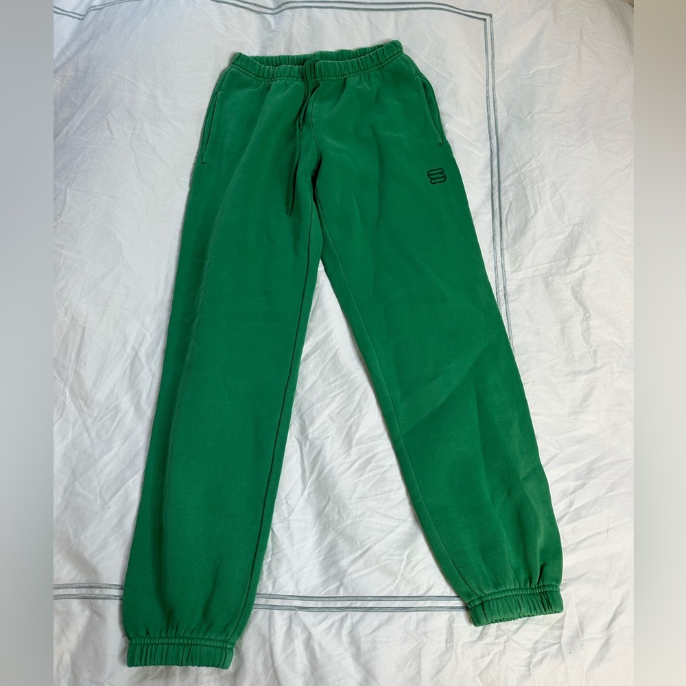 NWT: Aritzia Super World Sweatpants in Size XS